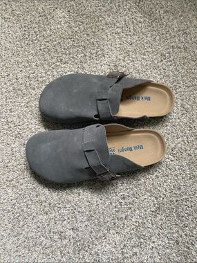 Meik Mangni Gray Suede Slip-On Clogs